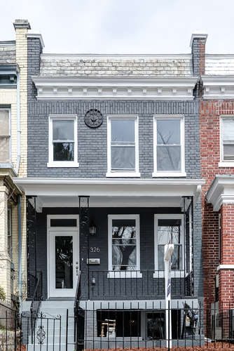 1326_Corbin_Place_NE-small-004-DSC_6737_38_39_40Natural01-334x500-72dpi